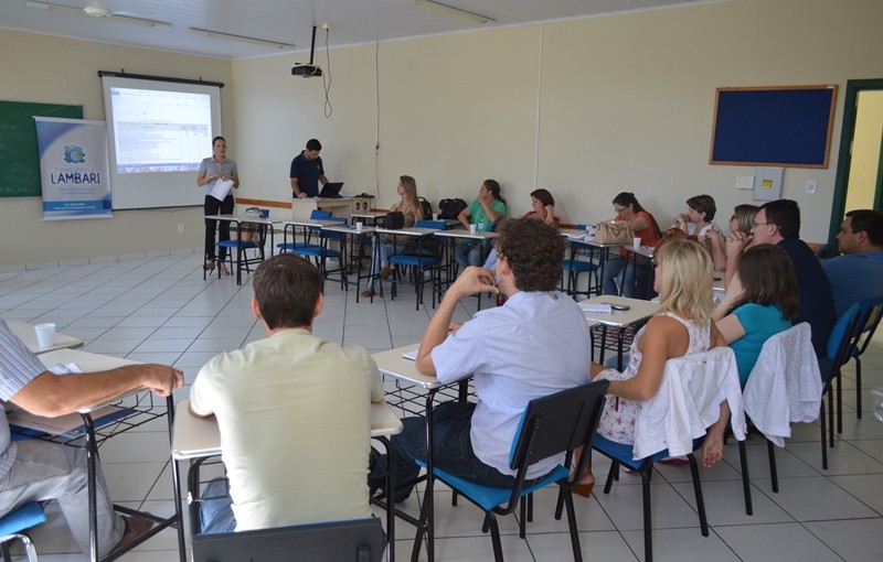 Oficina do Plano de Resíduos Sólidos reuniu representantes de cinco municípios